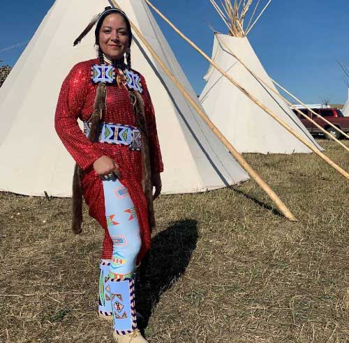 Yolanda-OldDwarf-Sweet-Sage-Woman-1